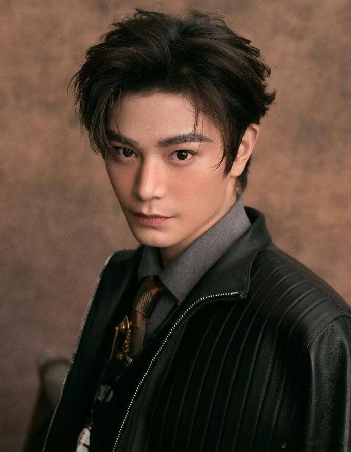 今晚都微醺了众星出发图微醺妆微博之夜红毯众星微醺妆适配度满分！低饱和色调衬出高级