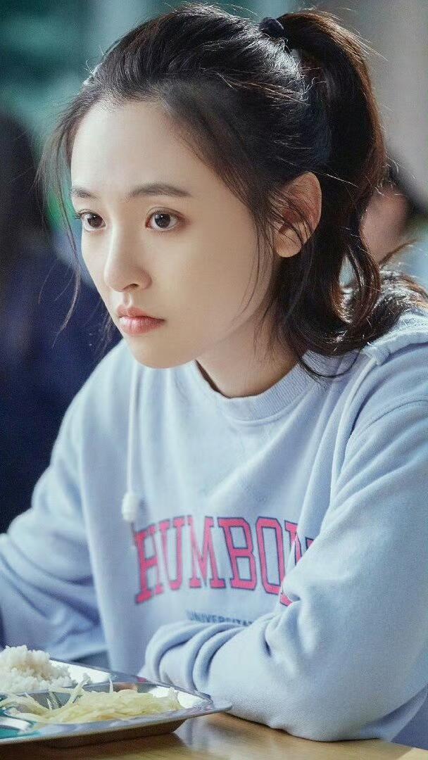 吴倩一个人带孩子吴倩自己选的一个人带孩子吴倩亲手选定了独自抚养女儿的路，兼顾拍戏