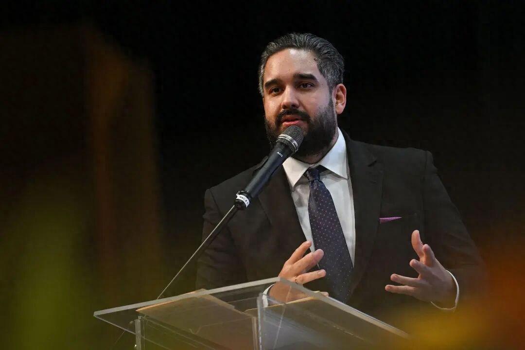 在自己的亲生父亲还被关押在美国纽约监狱的时候，马杜罗的亲儿子竟然向美国特朗普政府