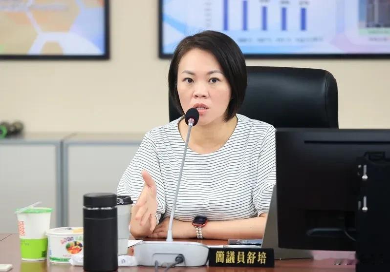 柯文哲曾说“钞票是很脏的东西”      简舒培酸：账户里钞票满满

前台北市长