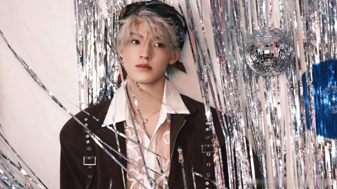 张泽禹生日侧拍张泽禹侧拍 张泽禹生日侧拍 