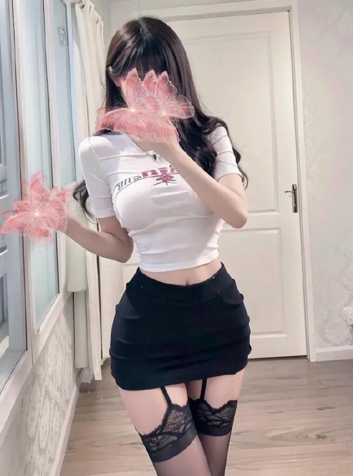 夏天不秀身材秀什么 绣花吗 ！ 