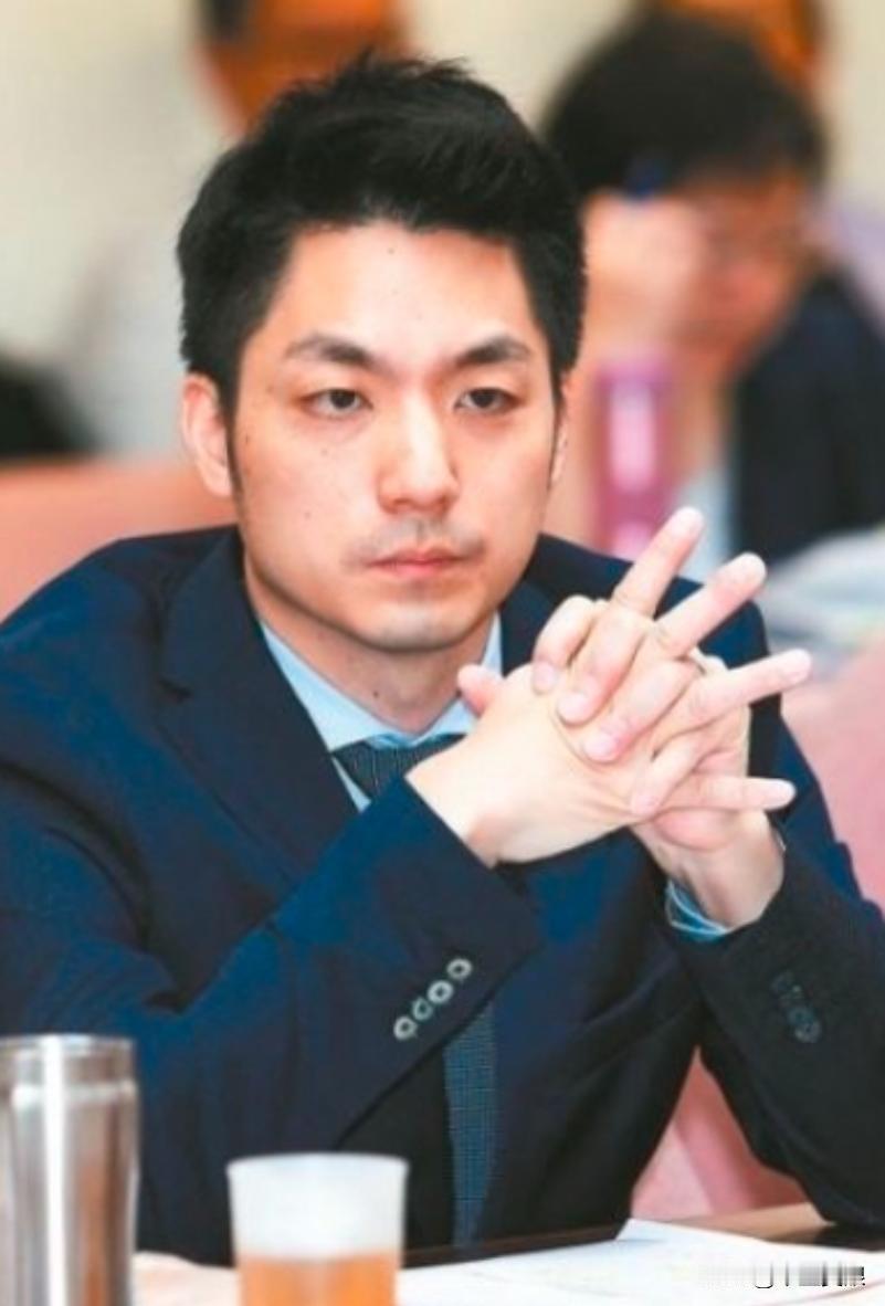 在国民党台中市长初选民调即将举行之际，台北市长蒋万安正式表态“唯一支持江启臣”，