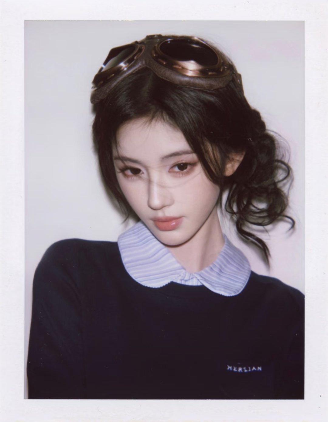 明星丨写真鞠婧祎这组撕拉片真好看啊～ ​​​