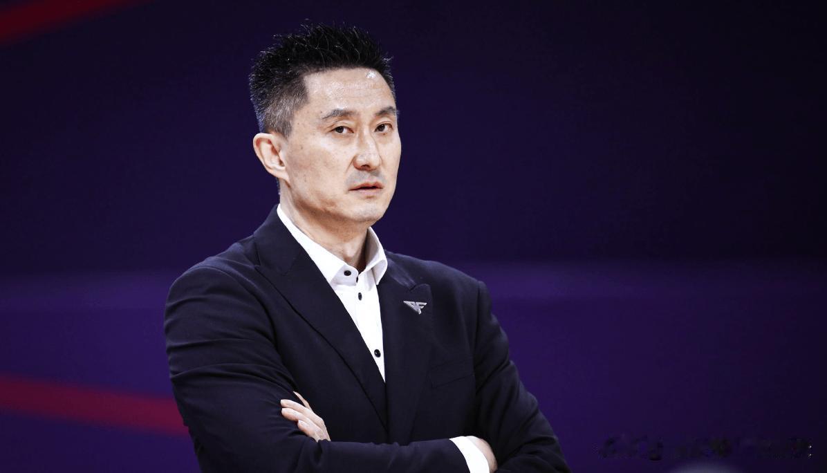 杜锋告别一线执教，休整一年退居幕后，推测：无法割舍三件心事。

1.广东队谁来接