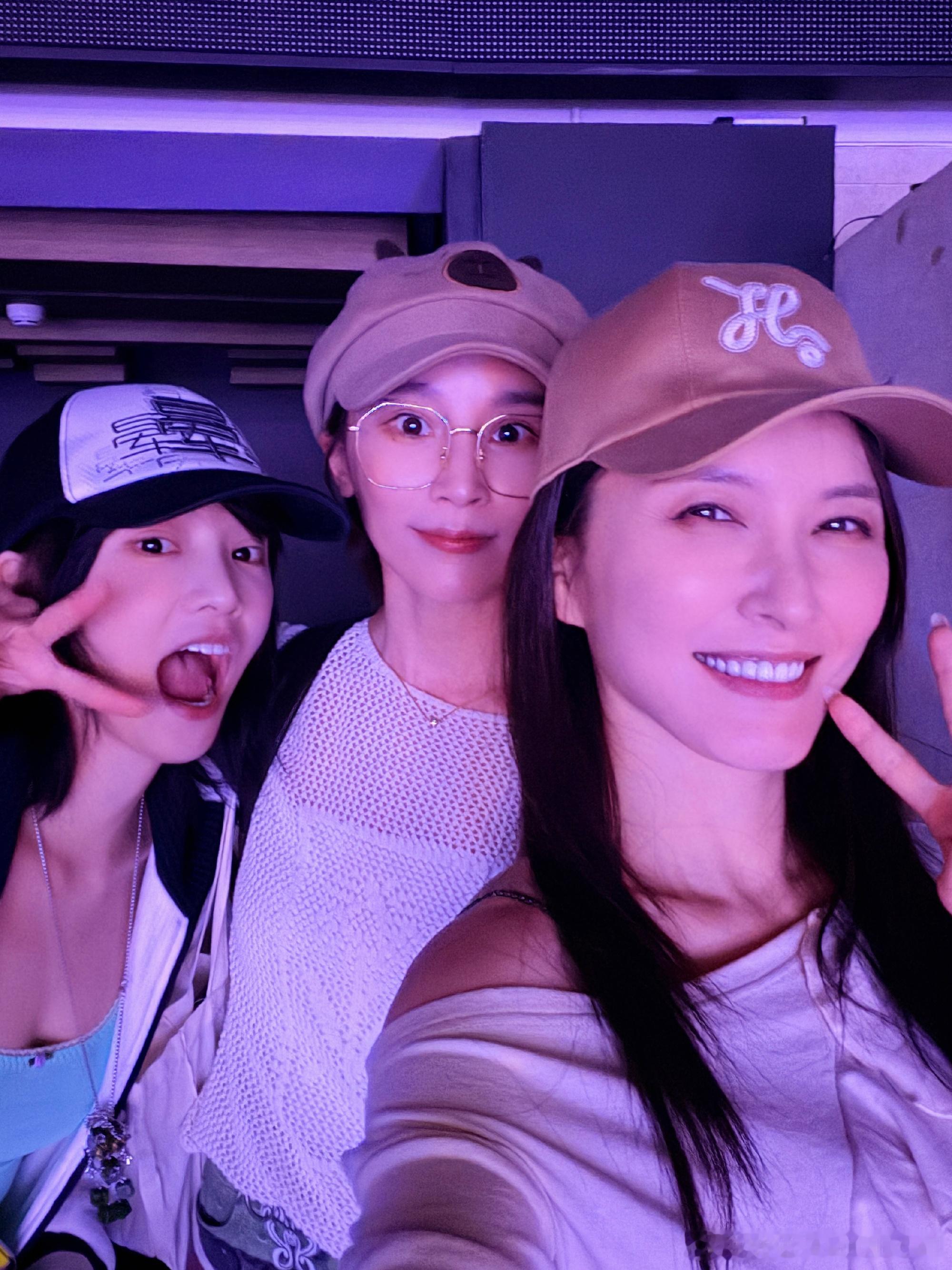 哇塞，徐洁儿谢楠黄灿灿去了王俊凯演唱会！徐洁儿谢楠黄灿灿去了王俊凯演唱会徐洁儿王