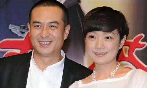 一次，主持人问王海燕："张嘉益拍亲密戏，你会吃醋吗？" 王海燕脱口而出："我有时