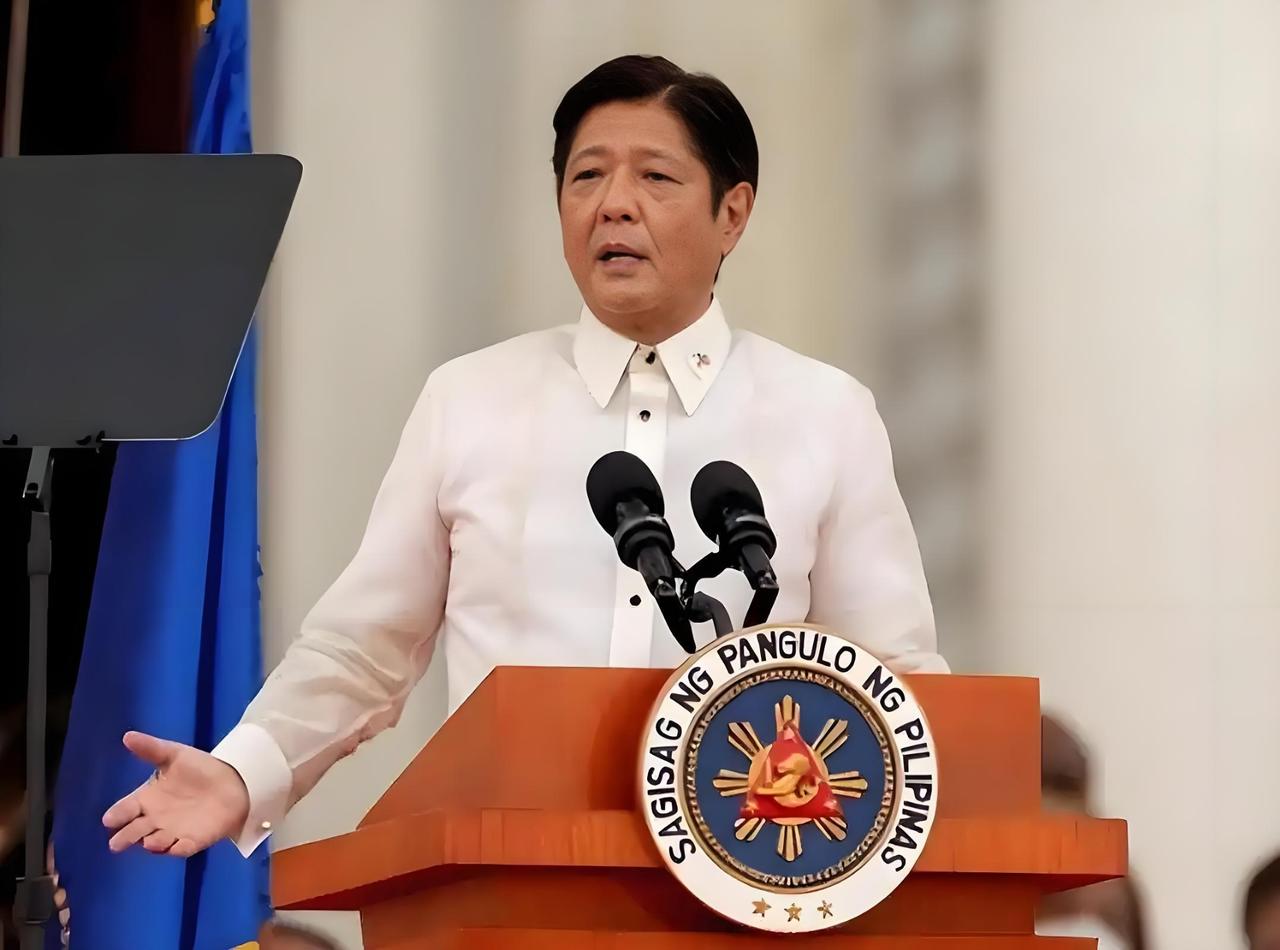 快讯！     11月16日，南部战区发言人田军里大校宣布，解放军轰炸机编队已在