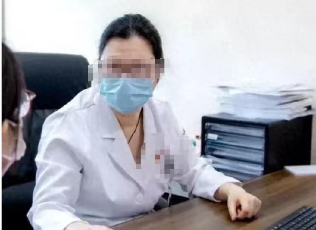 我朋友夫妻俩年轻时铁了心丁克，

满世界潇洒。前几天突然告诉我，

48岁了，决