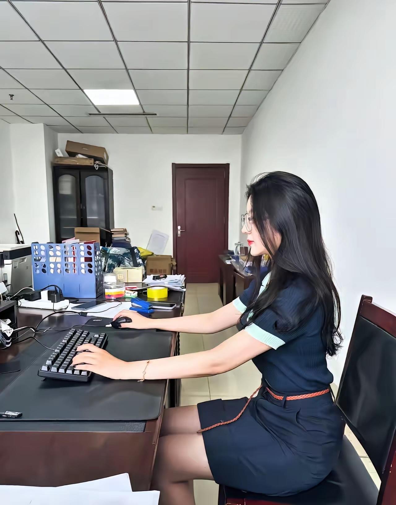 这位女士如果来我公司当厂长，我愿意出5万一年工资