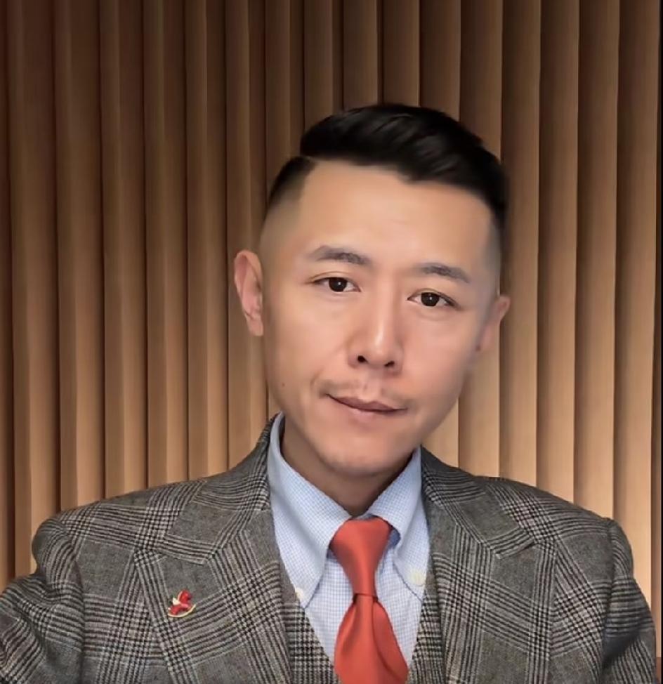 终于知道大冰为啥改口了。
原因很简单。
不是他不想生孩子，也不是他真的不婚主义，