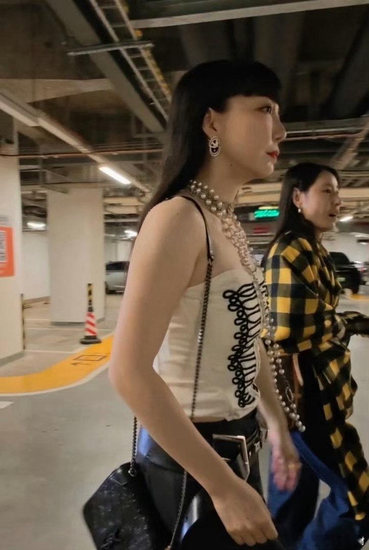 吴莫愁要上歌手了网友歌手棚门口偶遇吴莫愁吴莫愁要上歌手了吗？