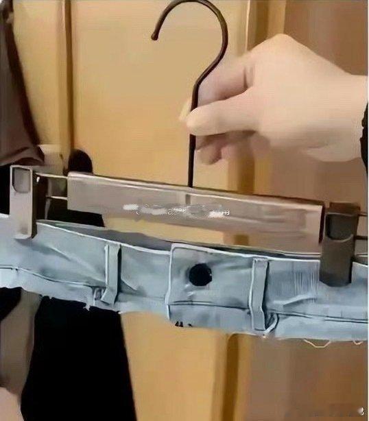 巴黎世家的一分裤，没想到真的有人穿出来[哆啦A梦害怕] ​ ​​​