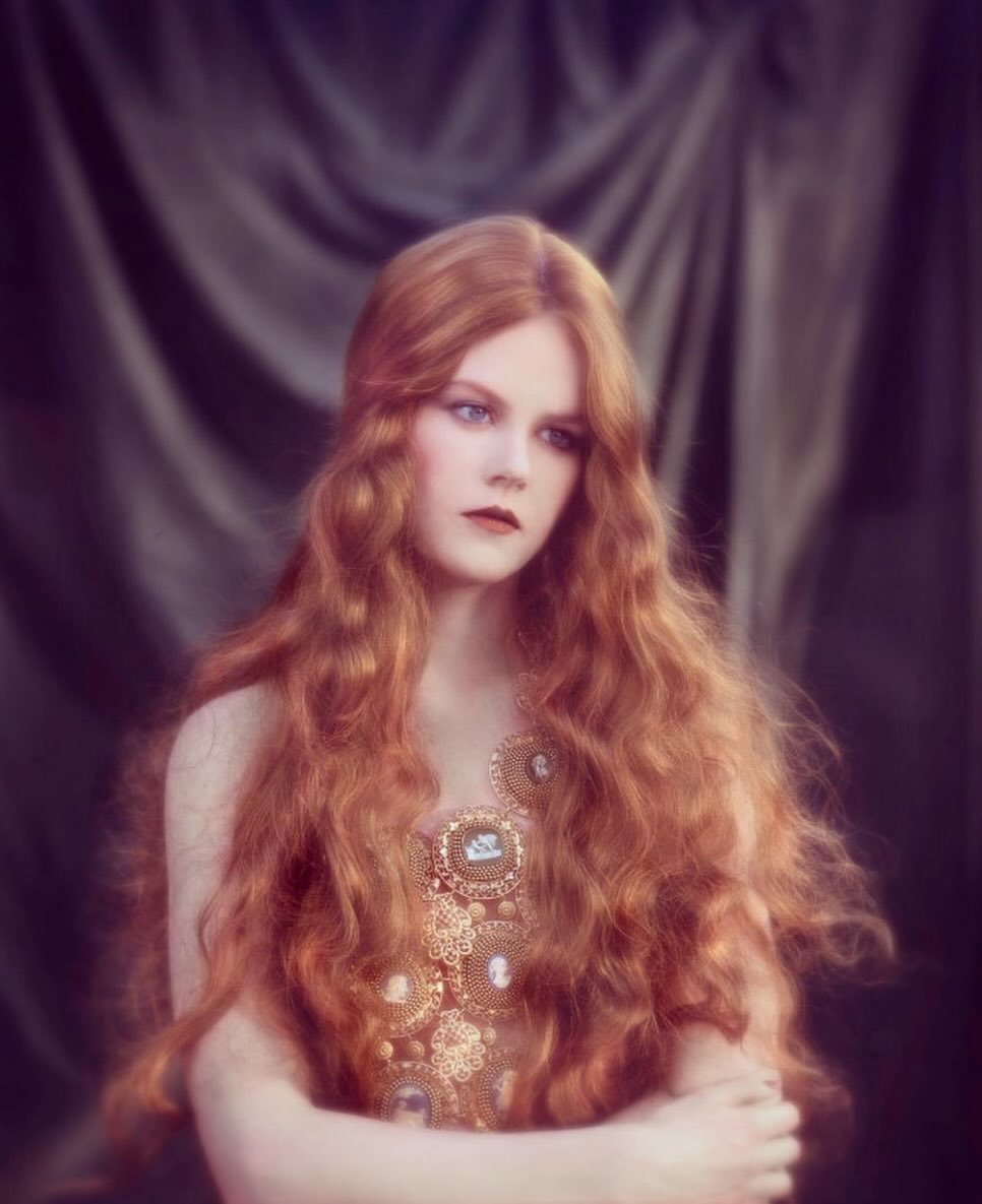 妮可·基德曼为1994年《Vogue》澳大利亚版拍摄的写真照 摄影师：Rocky