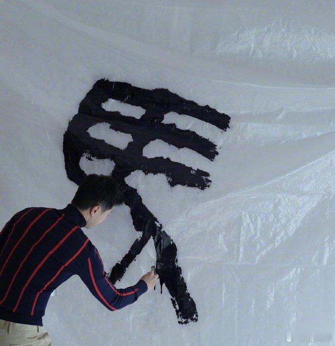 马龙在马年适配度直接拉满 马年简直就是为马龙开启的专属年度，所有标签都和马年完美