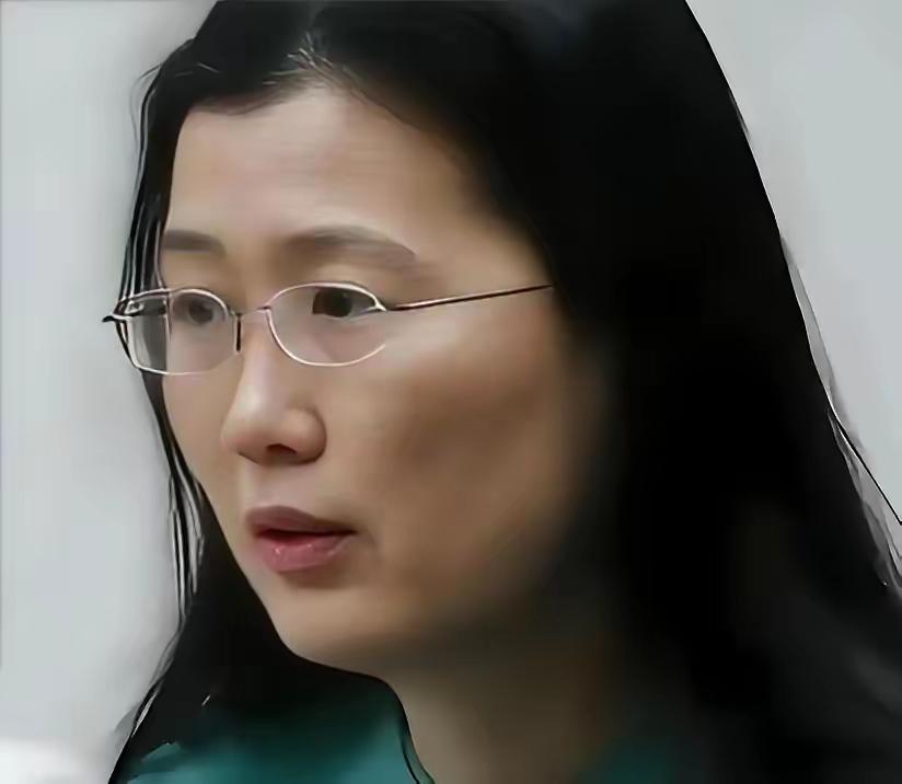 北大化学才女李天乐：潜伏在顶级药企工作十年，她利用职务之便，将其清华丈夫一点点“