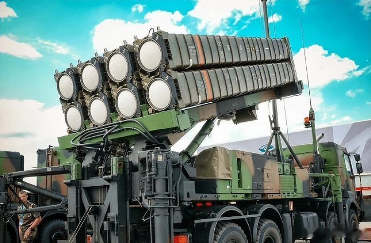 法国国防部长：我们将向乌克兰发送一批新型“紫苑”地对空导弹。#武器装备##俄乌战