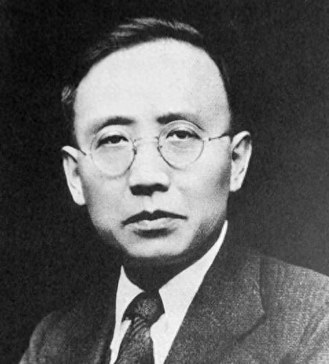 1978年3月，一个清冷的早晨，北京医院的楼道里回荡着脚步声。年逾耄耋、身形佝偻