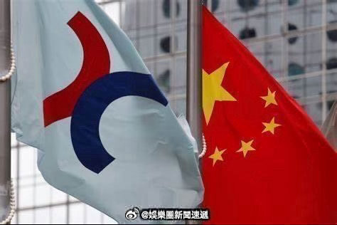 「香港股市恒生指數半日升361點……內地股市：滬深股市半日升近1%或以上....