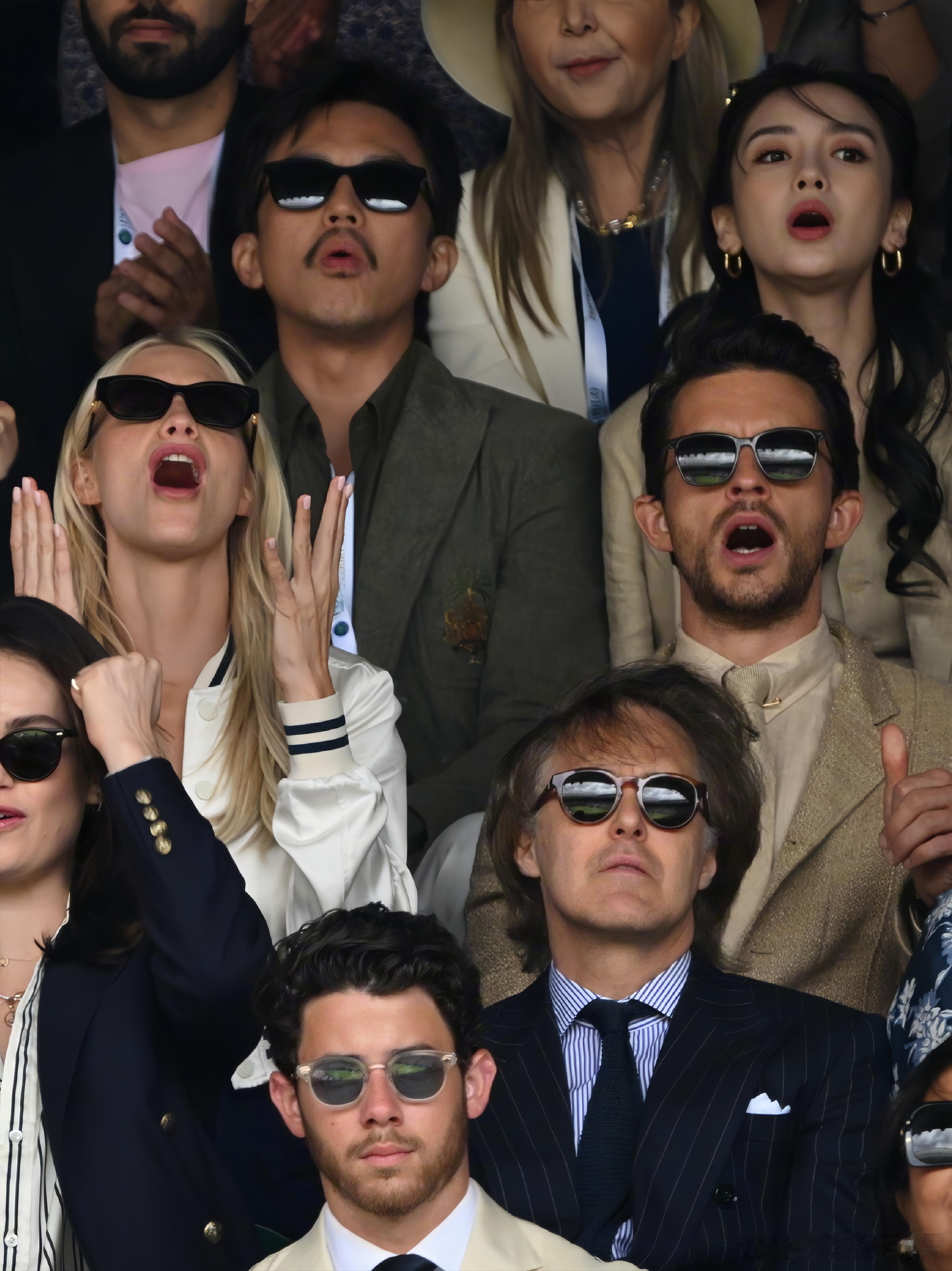 邓超和Angelababy上一次同框还是老钱风Angelababy内娱顶级脸蛋回