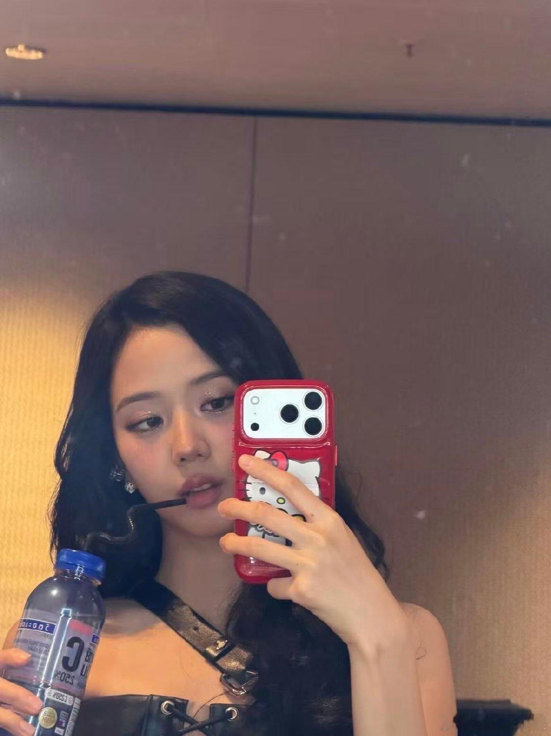 金智秀晒香港场照片金智秀晒香港场照片，好用心啊还是用的广东话金智秀用广东话感谢粉