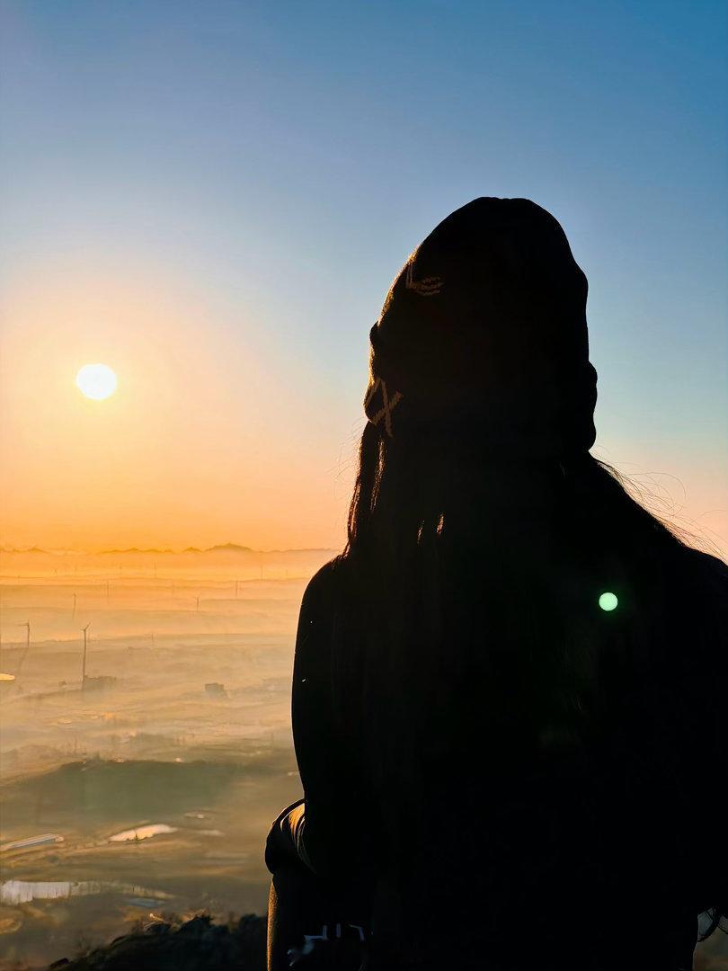 很有力量的一段话：“人在过的很好的时候，就会原谅很多事情，因为自己的内心有了力量