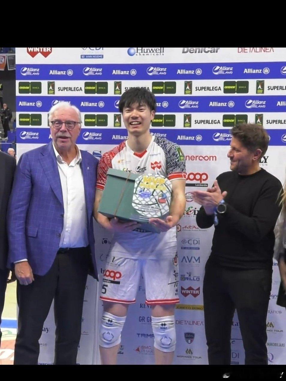 大塚达宣荣膺MVP意超男排常规赛最后一轮（第22轮），米兰主场3-0横扫库内奥（