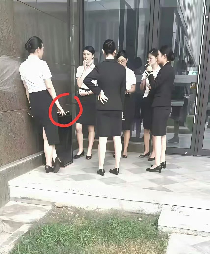 这种现象是工作压力大造成的吗？ 