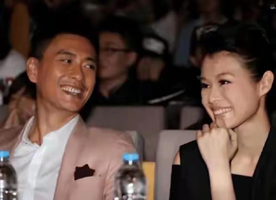 45岁黄宗泽，终于赢麻了！11年陪跑，从18岁入行到澳门TVB颁奖礼拿下双料视帝