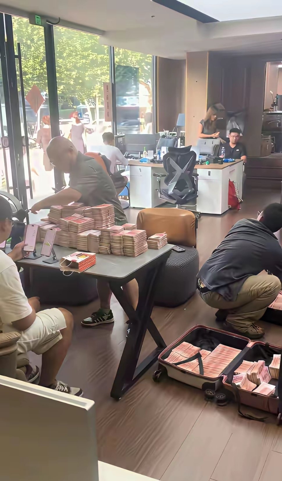 现在直播这么赚钱？ 