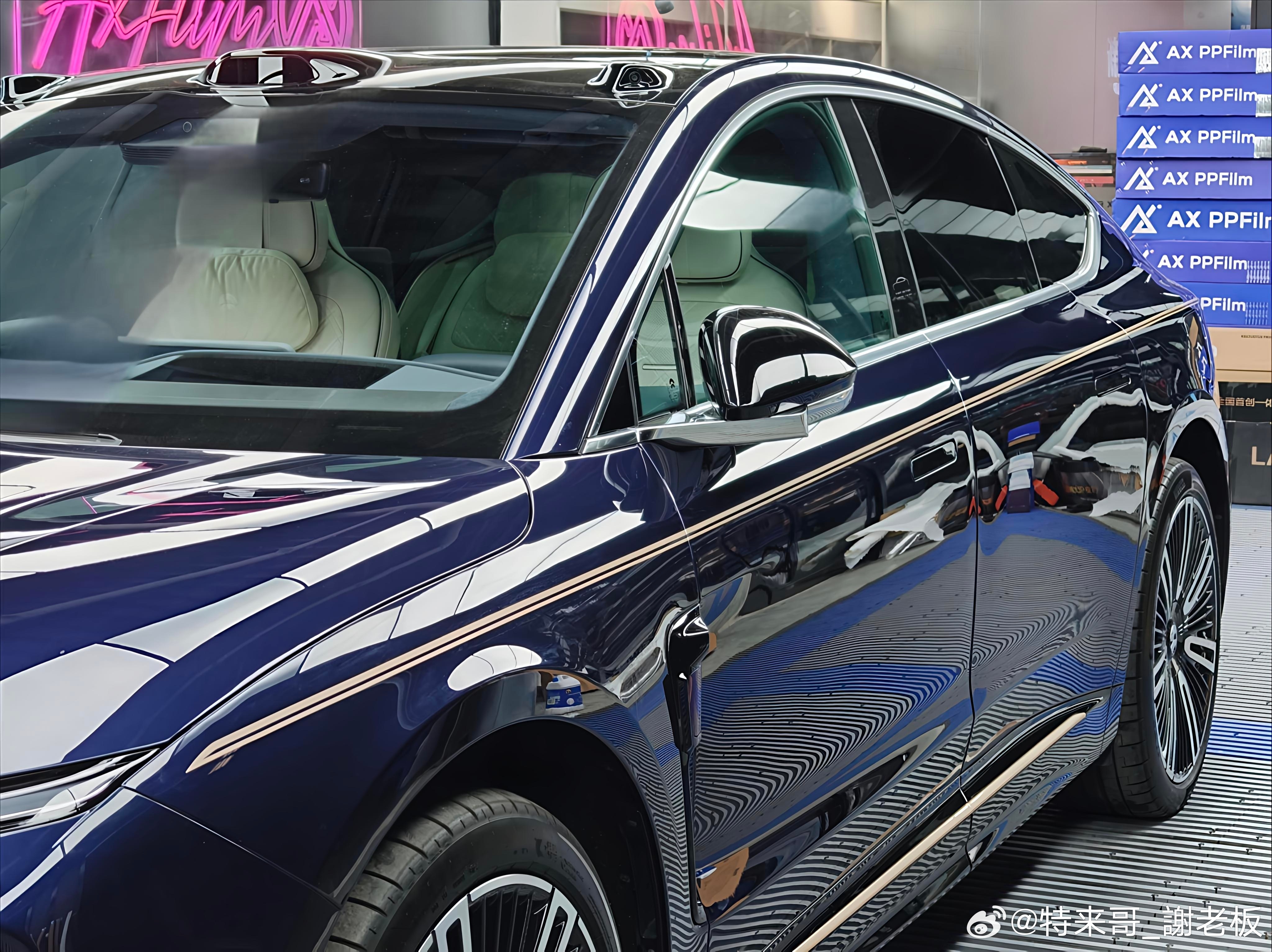 蔚来ET9 DIY金腰线特别版你觉得相比双拼，这个怎么样？蔚来et9特来哥