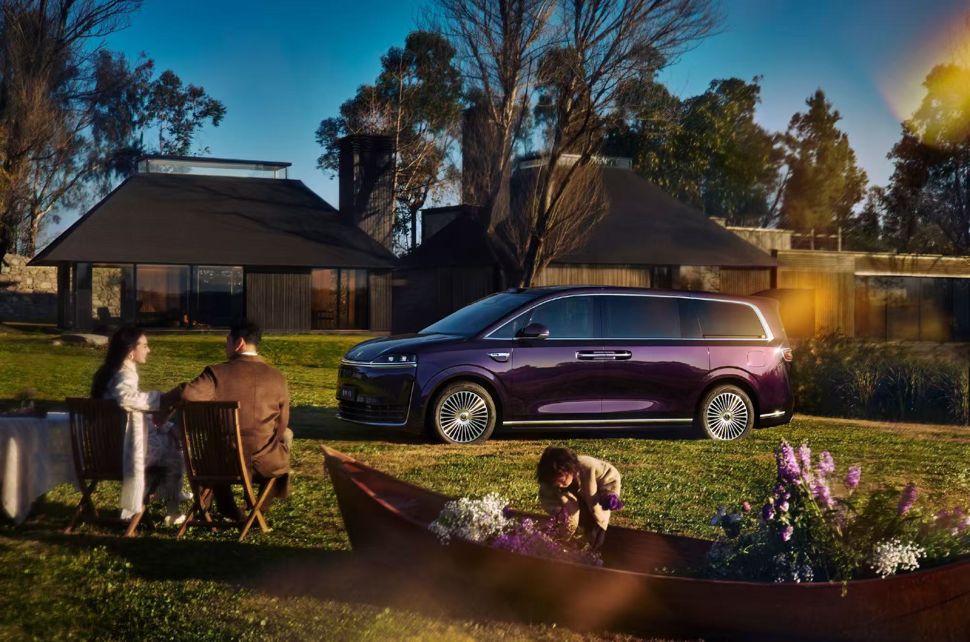 智界V9首发同级最多安全气囊智界V9搭载同级最多安全气囊，被动安全远超行业标准，