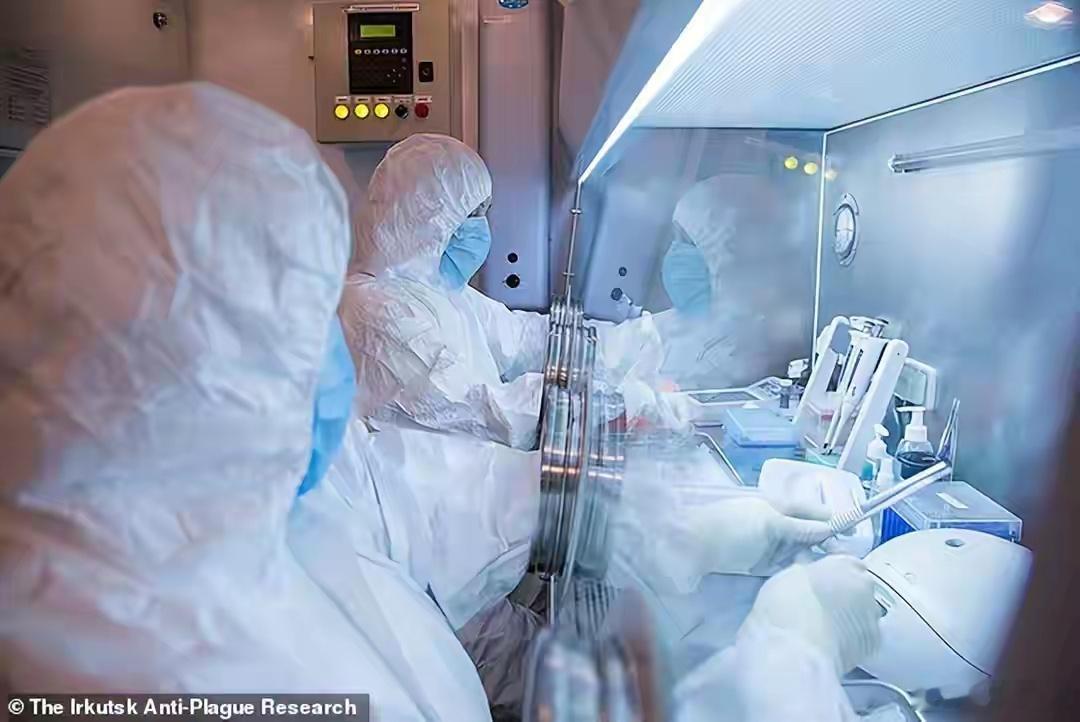 俄罗斯不明病因肺炎事件四种说法防鼠疫研究所的人死于不明肺炎，这剧情搁谁都得紧张。