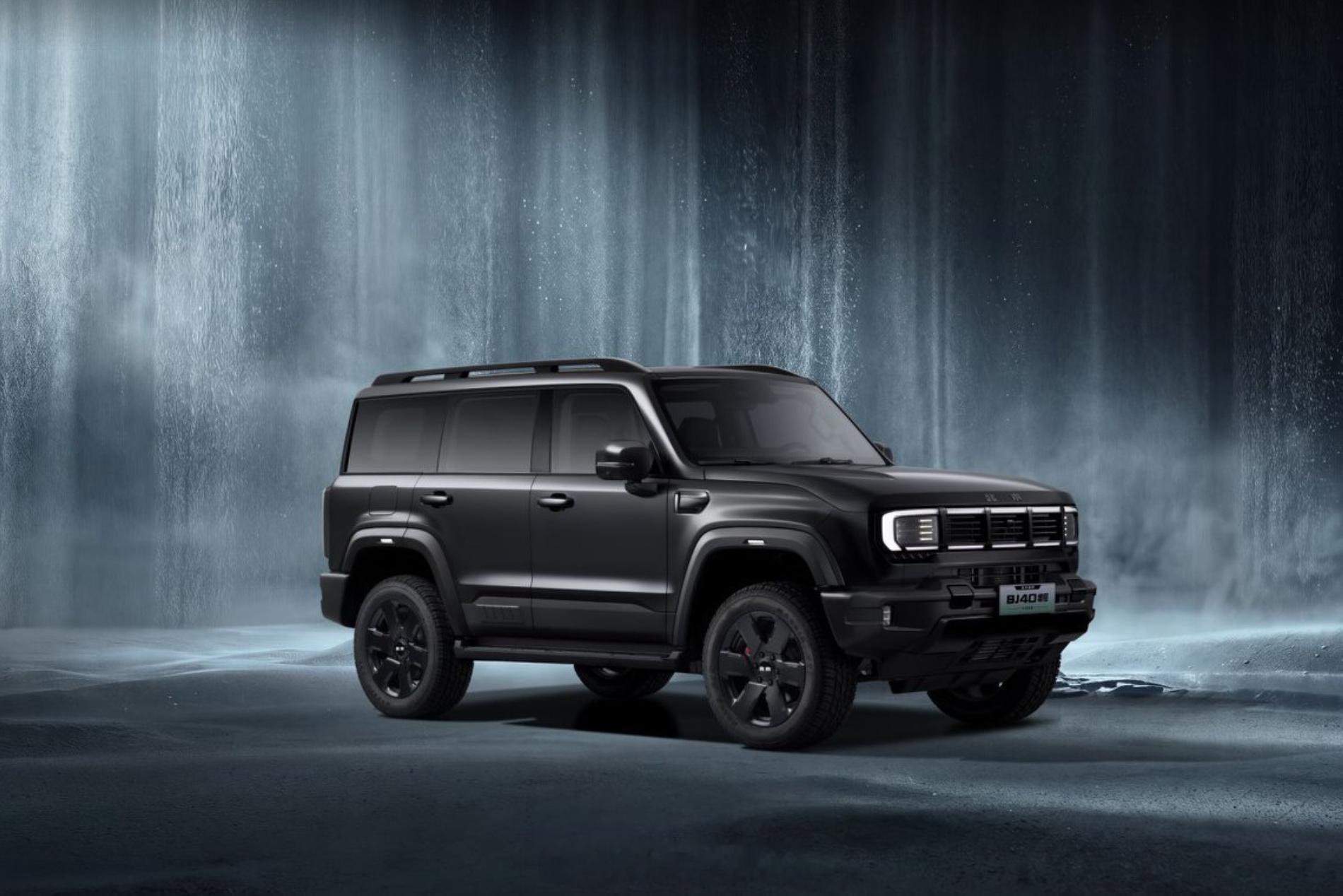 BJ40增程黑曜版上市，18.48万起售，限时可享2万元超级置换礼。新车原厂即拥