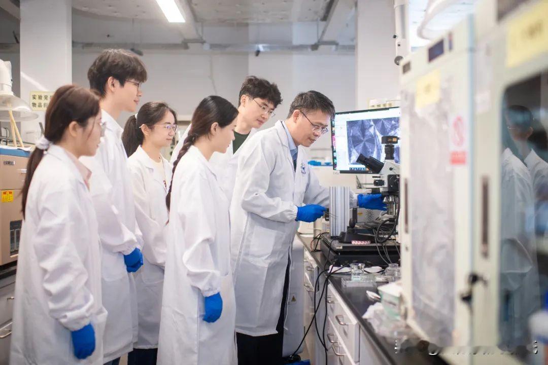 美国最在意的，不是中国的尖端武器或者第六代战机，而是中国的科技工作者。中国的一流