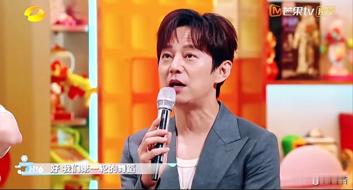 看何炅说自己精力跟不上，
突然就懂了“岁月不饶人”这话有多实在！

   51岁