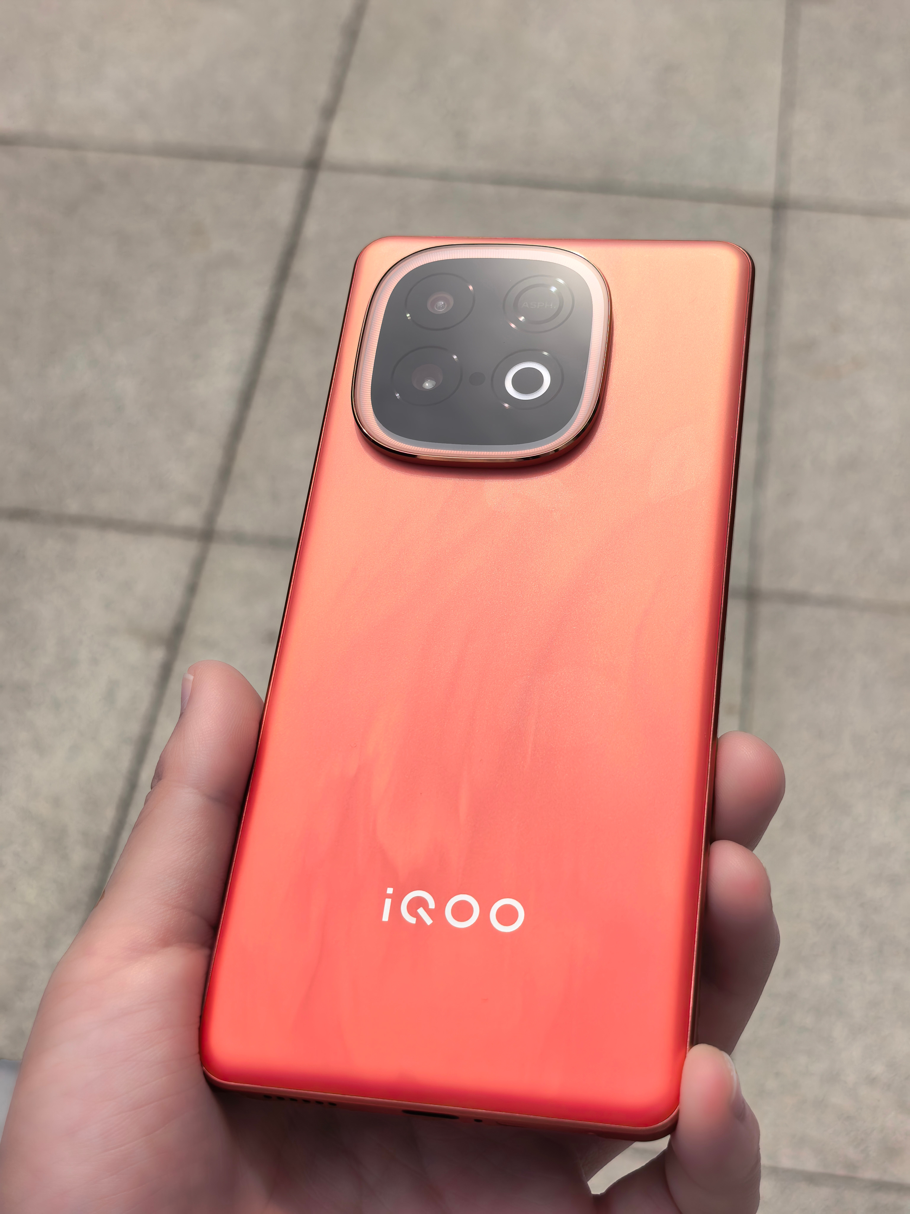 最近沉迷《原神》须弥城跑图，特意拿 iQOO Z10 Turbo + 测了下。天