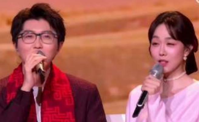 在2026年央视马年元宵晚会上，毛不易与姜妍联袂献唱歌曲《人间小满》，为观众带来
