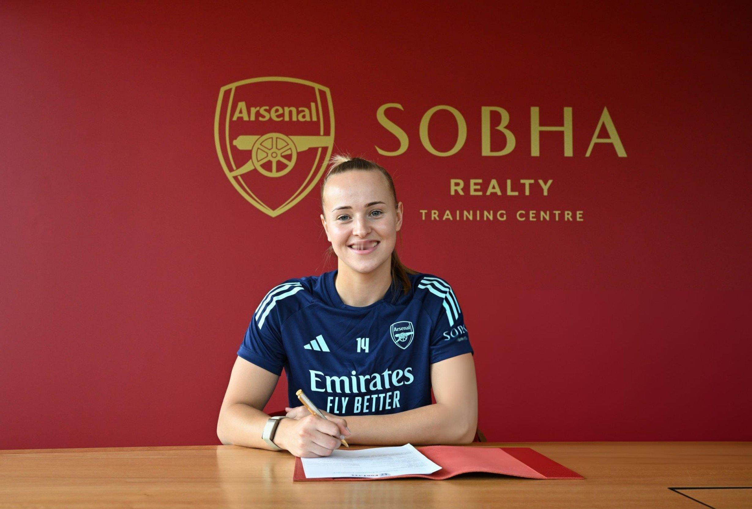 阿森纳女足门将Daphne Van Domselaar，帅不[坏笑]   