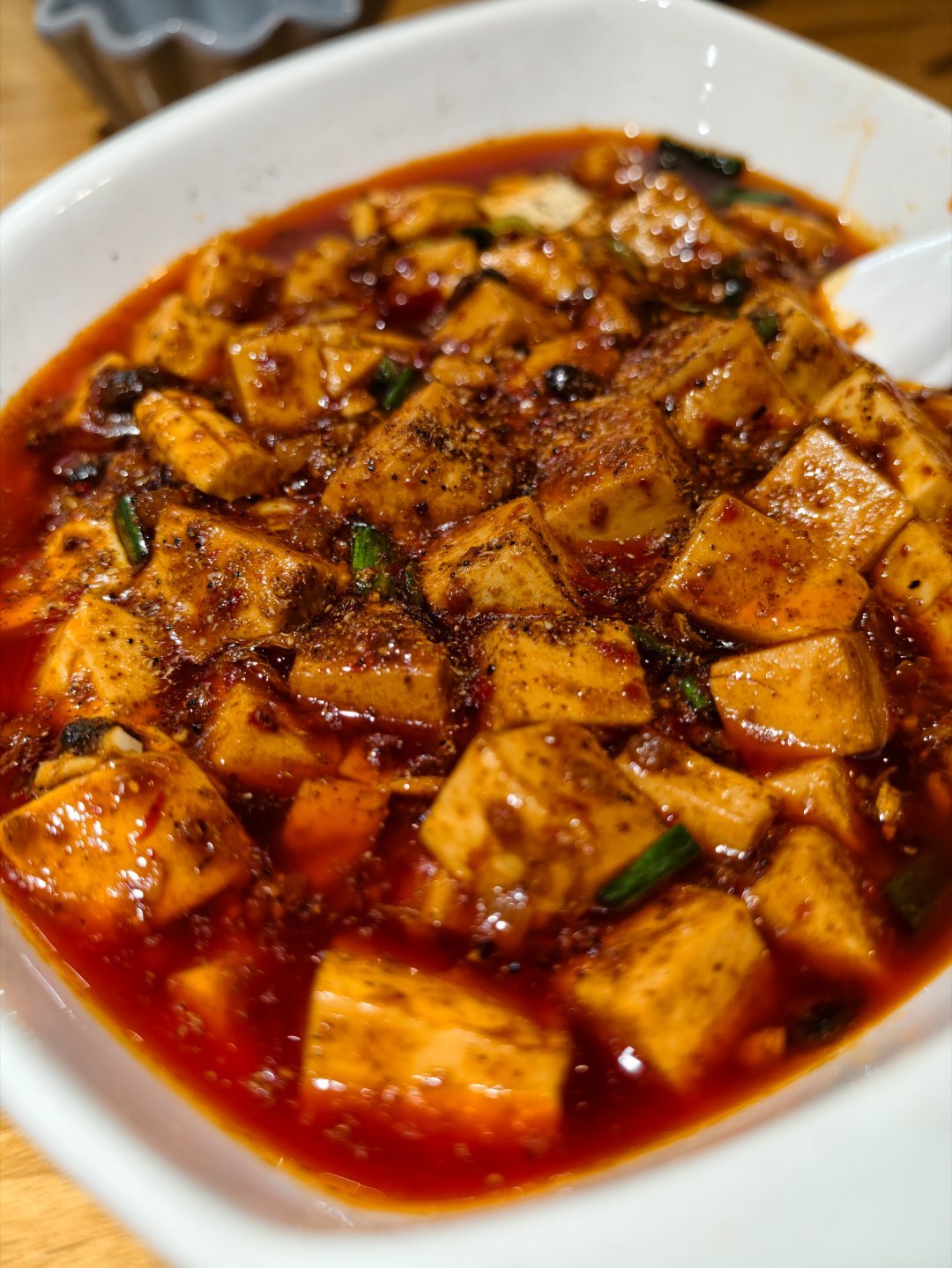 成都吃饭日记  昨天来的飞机上，安全员小哥：冒昧地问一句，杭州是不是真的没有美食