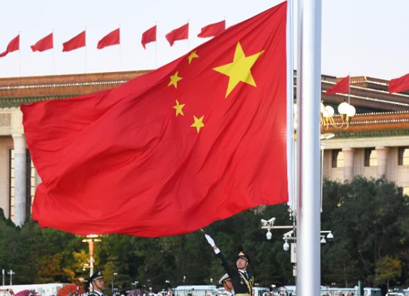 未来拼AI、拼算力、拼制造，最后都落到一个字——电。

数据中心不是“云端仙宫”