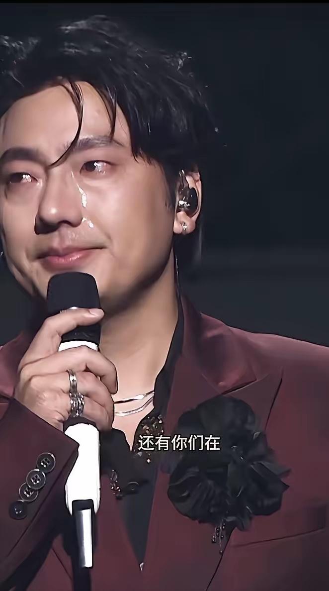 [中国赞]2013年，21岁海来阿木，为救刚出生的女儿背负外债，谁料，女儿不幸离