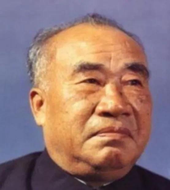 1976年，临终前的朱老总对她的妻子康克清调侃道：“我这辈子没有什么遗憾的，就是