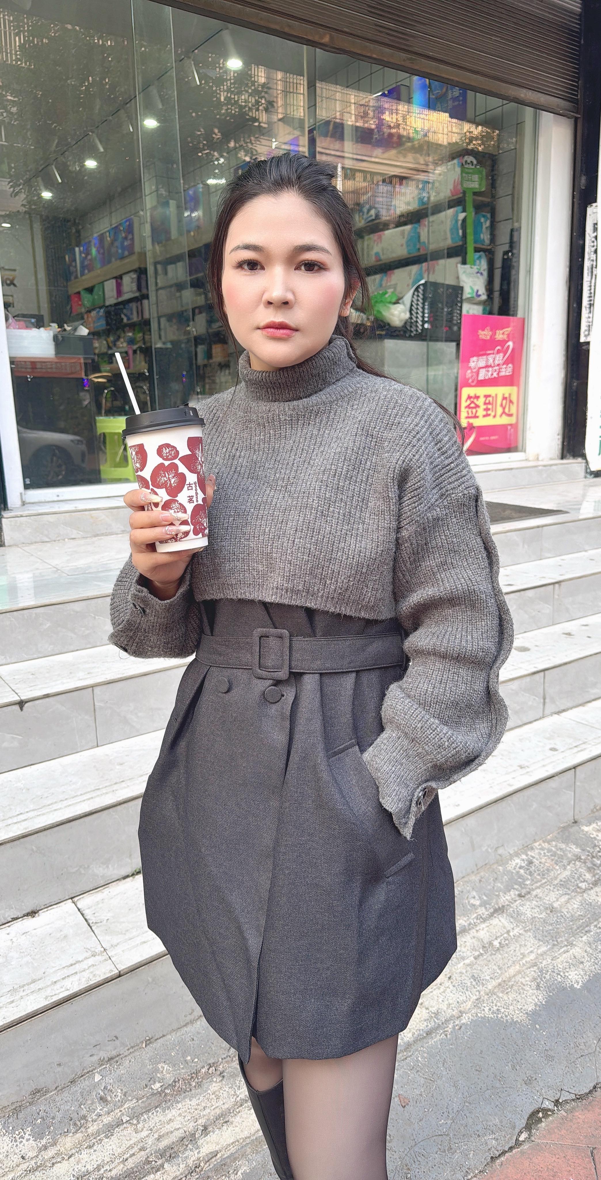 这也能开播 甜妹冬季穿搭