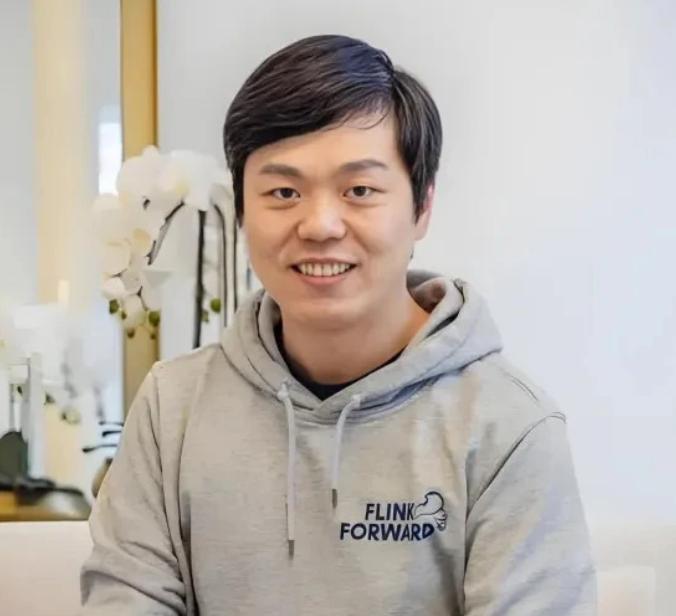 贾扬清，清华大学本硕学霸，加州大学伯克利分校博士，顶尖华人AI科学家，Googl