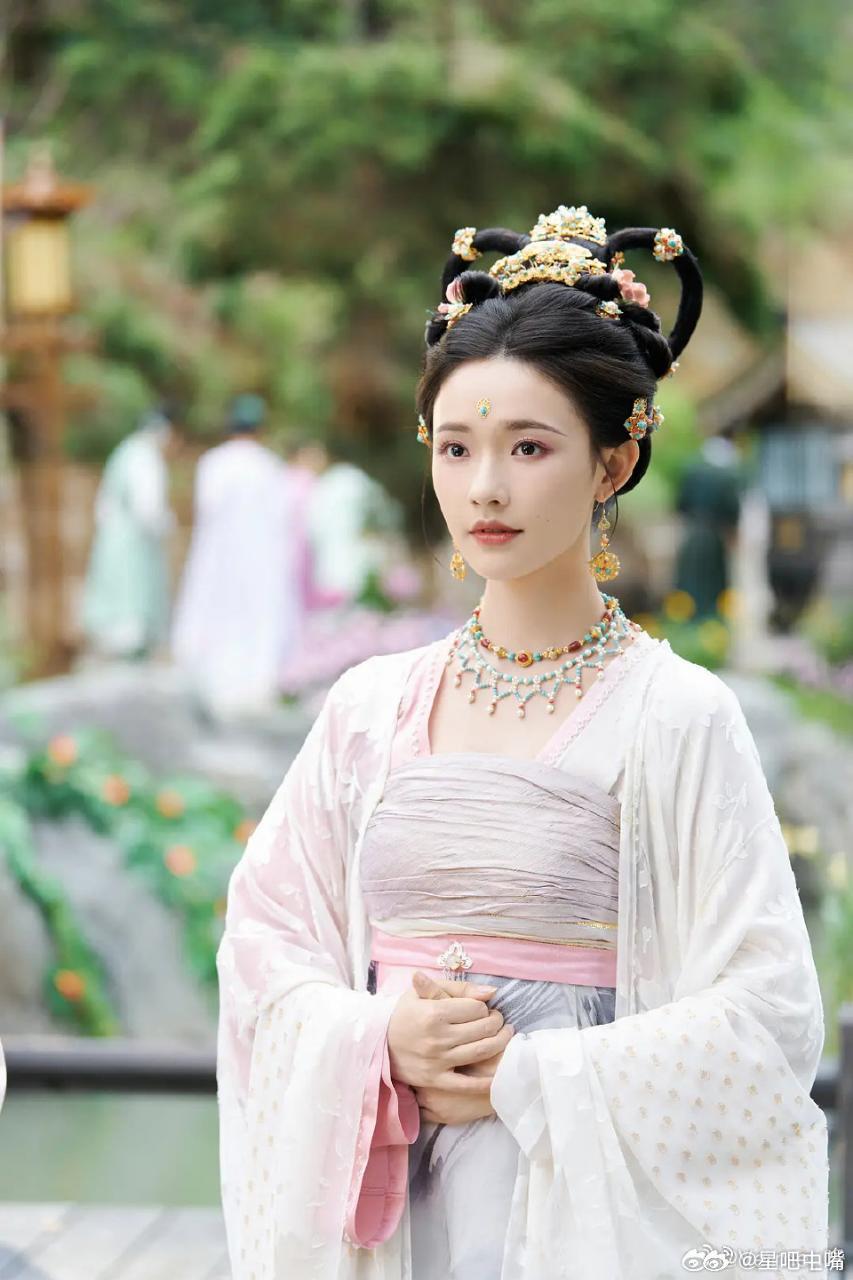 电视剧《攀高枝》（原著：白鹭成双）出品：西嘻影业领衔主演：包上恩  张康乐(排名