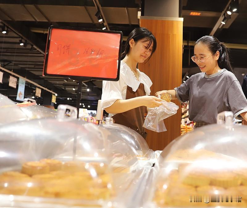 大胆预测今年的月饼销量要⬇️，如今全民都在注重身材管理、克制饮食，减肥几乎成了大