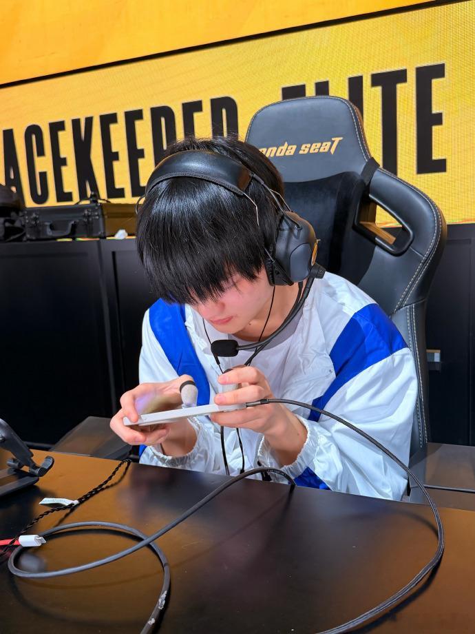 PEL春季赛第二周周决赛PEL吉利话深圳4AM战队在突围赛单日拿下两鸡，团队配合