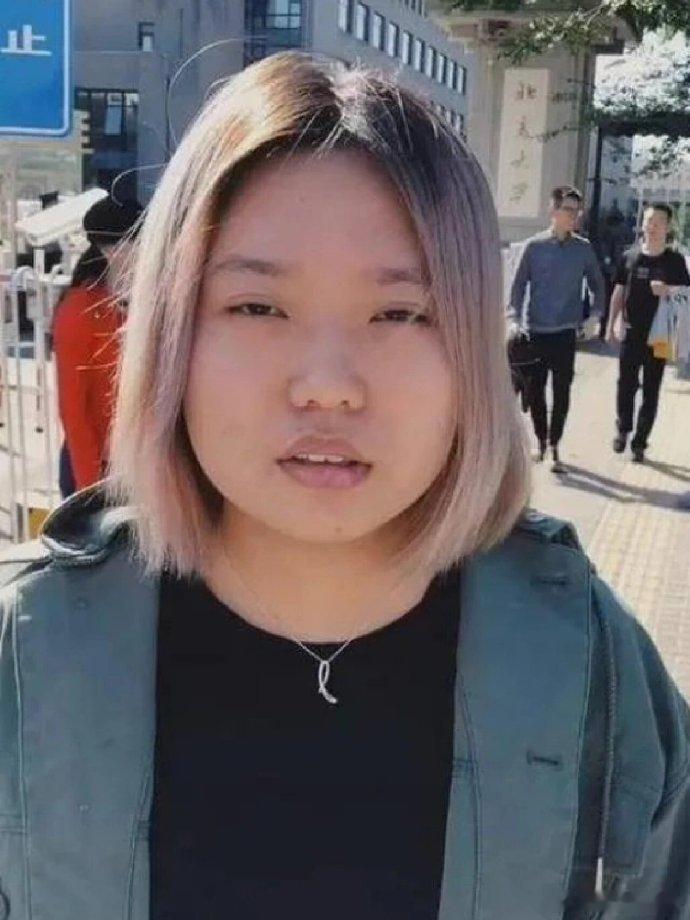 看到李雪琴爆红前后的对比照，才明白红气带来的自信和气质，是整容不能比的！ ​​​