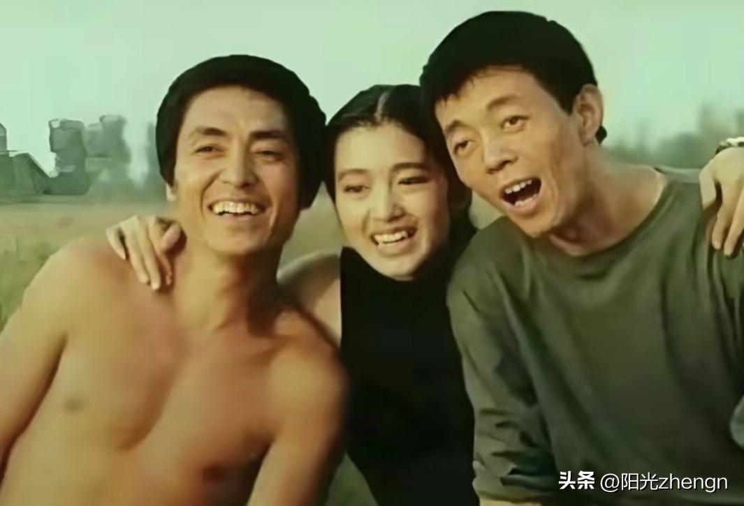 张艺谋、巩俐、顾长卫这三位，堪称中国电影界的“黄金铁三角”。

他们先是在198